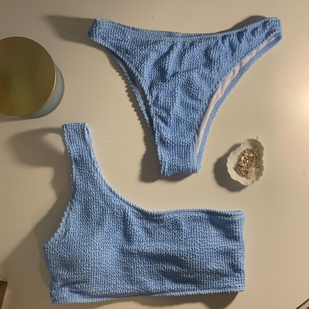 LIKE NEW One Shoulder Bikini Set